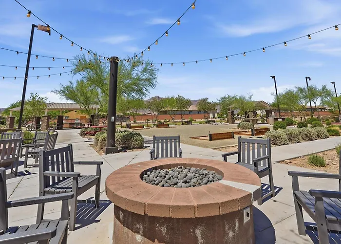 Holiday home 4br Fire Pit Pickleball Basketball Outdoor Amenities *
