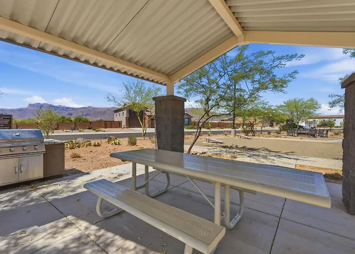 4br Fire Pit Pickleball Basketball Outdoor Amenities *